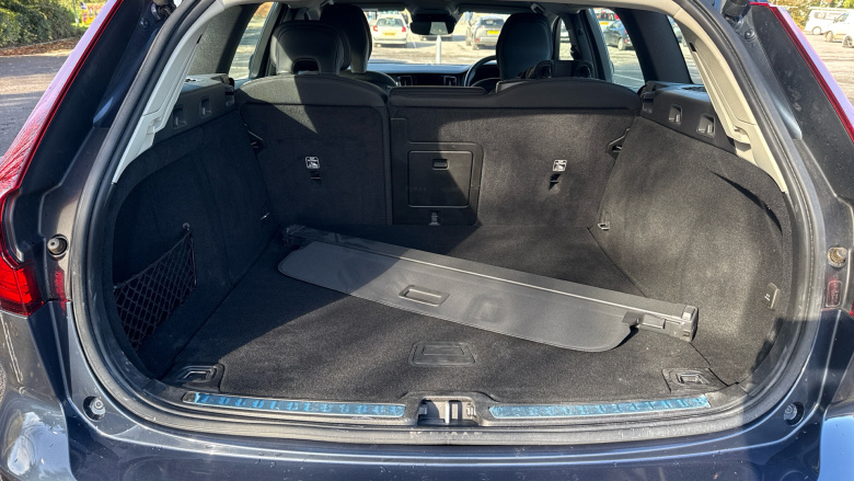 Volvo V60 2.0 B3P Momentum 5dr Auto [7 speed] Petrol Estate